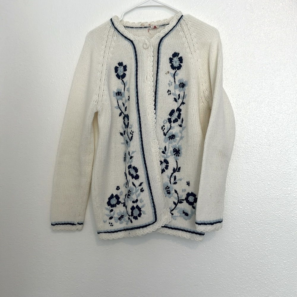 Vintage white sweater